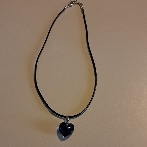 Jewelry - Elegant Black Heart Pendant Necklace